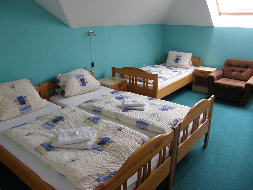 Hotel Filip Ceske Budejovice Quarto foto