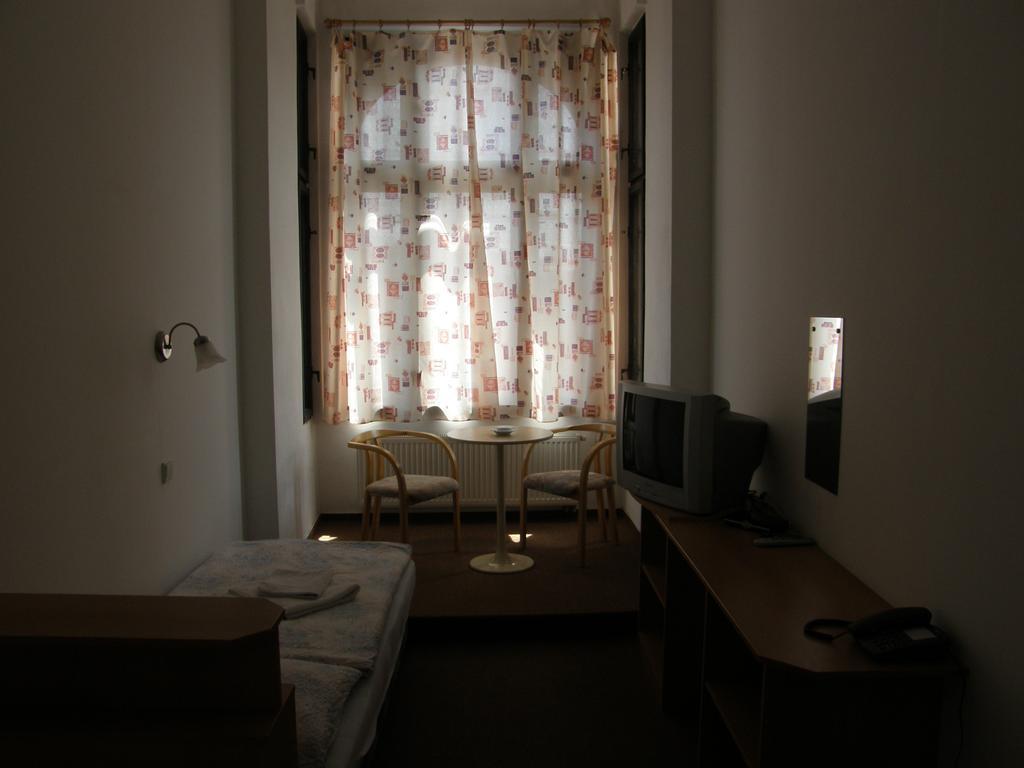Hotel Filip Ceske Budejovice Exterior foto
