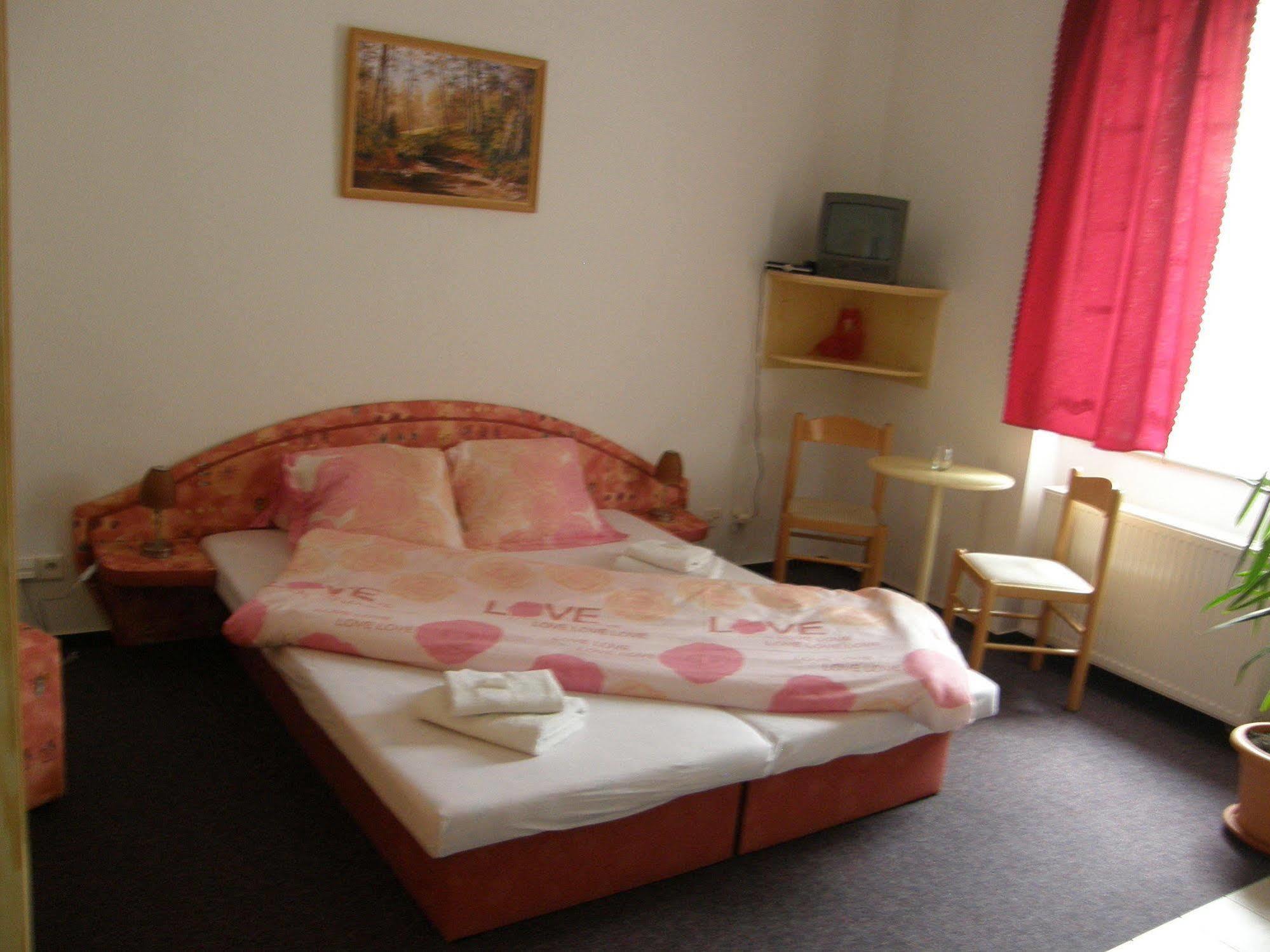Hotel Filip Ceske Budejovice Exterior foto